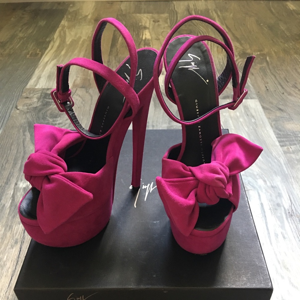 Giuseppe Zanotti Denny. Size 37. Sold out!